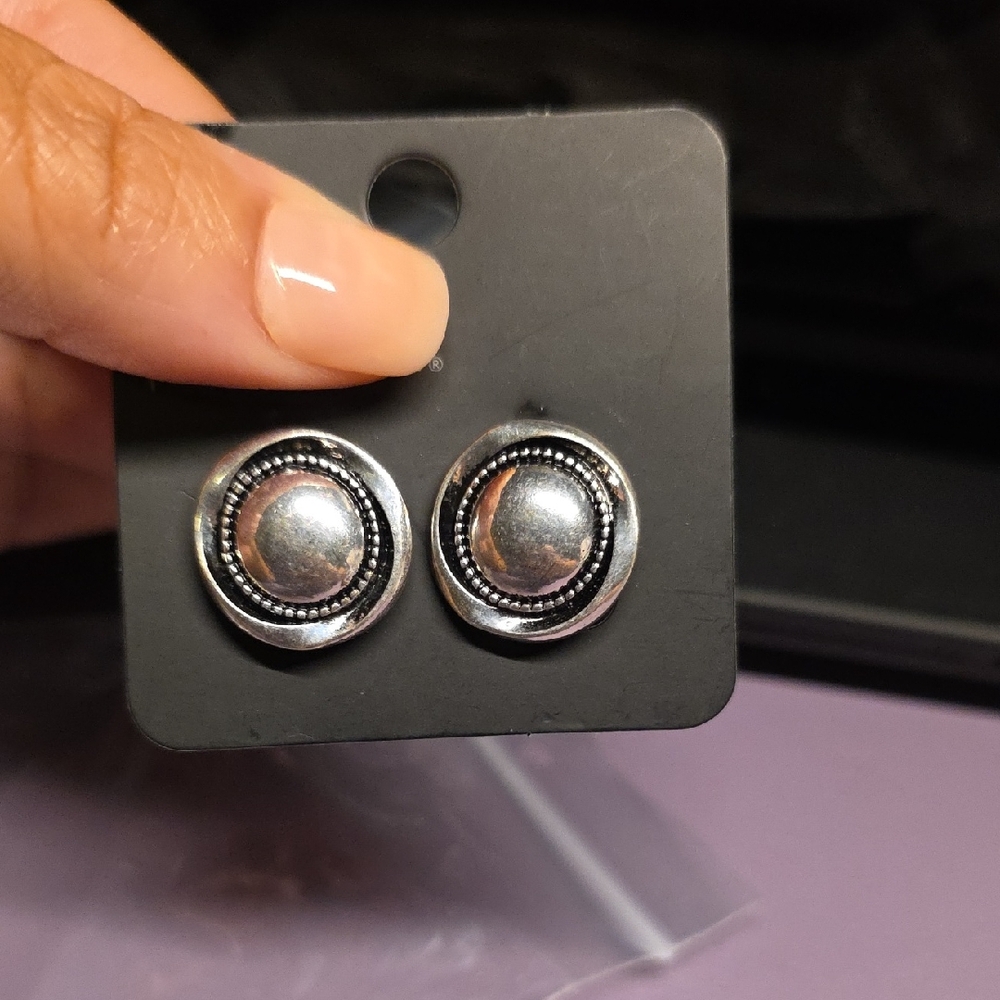 BUNDLE ANY 2, PAY ONE PRICE. Silver Clip On Earrings